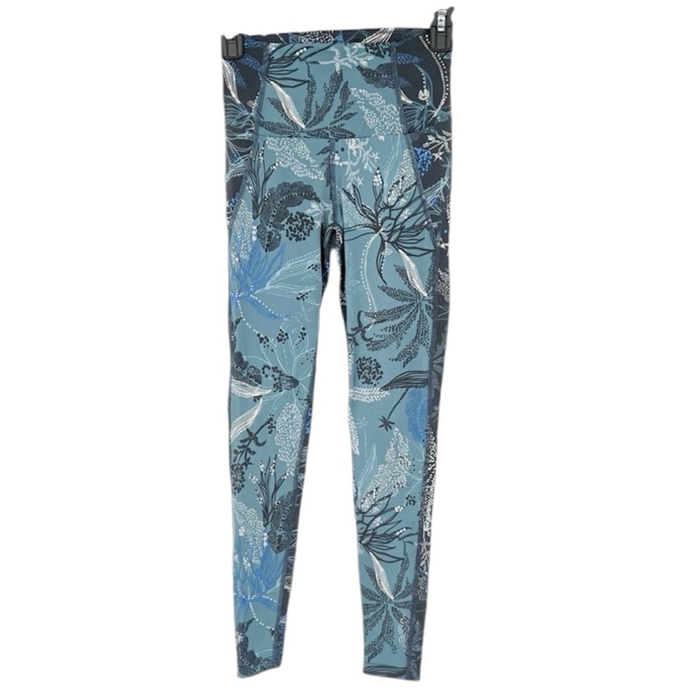 Maaji Activewear High Rise Palms Depth Leggings: Tropical Blueโ Palm Leaf Print